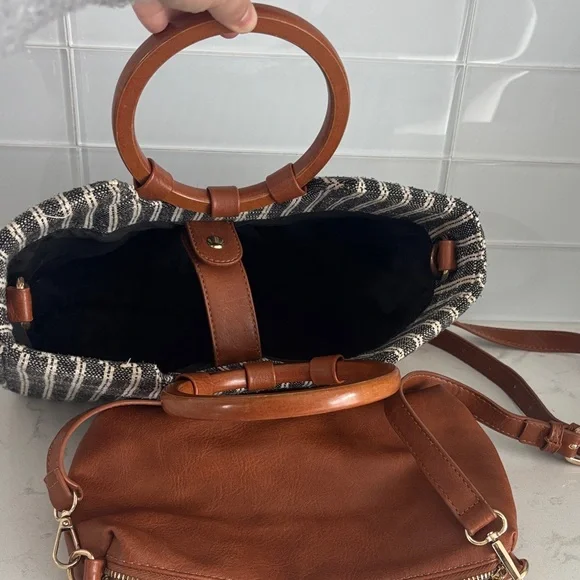 Antik Kraft Black and White Striped Shoulder Bag with Brown Handles - Picture 6 of 7